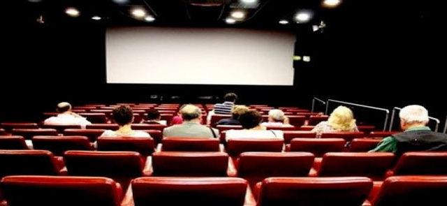 Lunedì 15 riaprono cinema e teatri